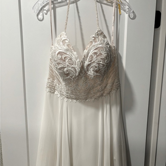 Wedding Dress - Open back. Top corset adjustable. - Picture 1 of 1